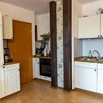 Mit Zwei Schlafzimmern Und Balkon By Interhome شقة